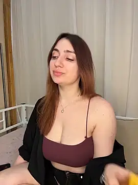 Snapshot of Linnea_ chatting on 02/16/26, 04:25 Linnea online show from 02/16/26, 04:25