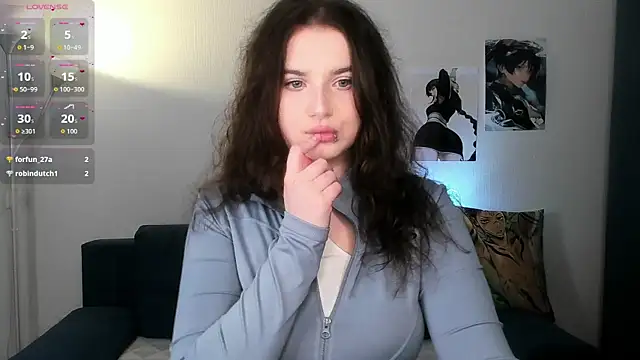 Snapshot of chloe_dashh chatting on 03/13/26, 08:37 chloe dashh online show from 03/13/26, 08:37