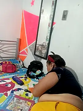 Snapshot of perrit17 chatting on 02/24/26, 02:31 perrit17 online show from 02/24/26, 02:31