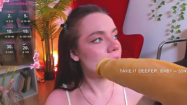 Snapshot of SinfulMoves chatting on 04/13/26, 08:47 SinfulMoves online show from 04/13/26, 08:47