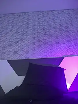 Mia rivers   online show from 04/14/26, 08:48