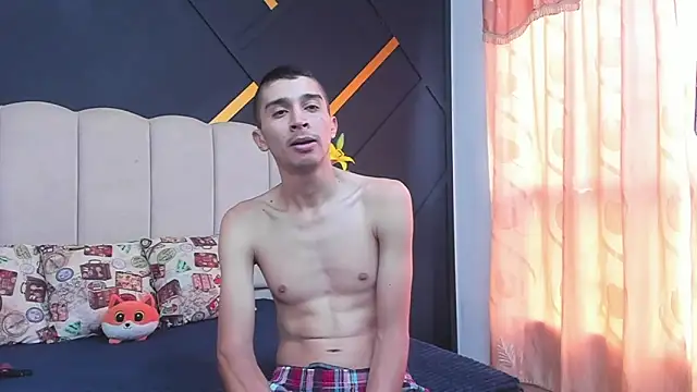 Snapshot of MiaANDrony chatting on 02/25/26, 12:59 MiaANDrony online show from 02/25/26, 12:59