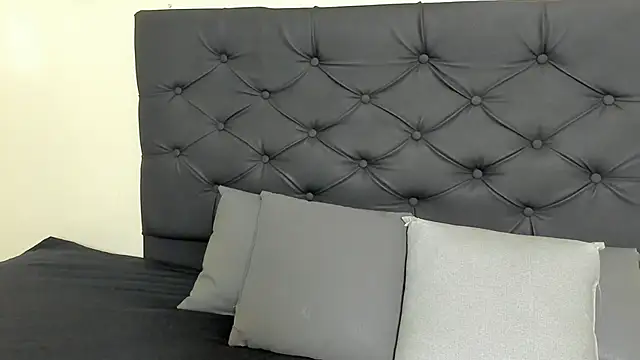 Snapshot of _Daarcy_ chatting on 03/24/26, 03:22 Daarcy online show from 03/24/26, 03:22