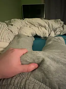 Snapshot of bouillant25ans chatting on 02/03/26, 06:57 bouillant25ans online show from 02/03/26, 06:57