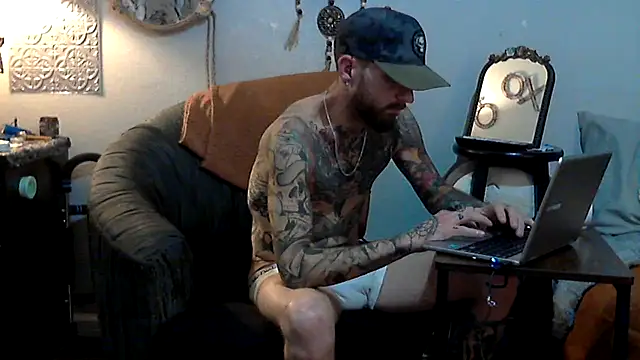 Snapshot of F_D_R_ chatting on 02/19/26, 06:42 F D R online show from 02/19/26, 06:42