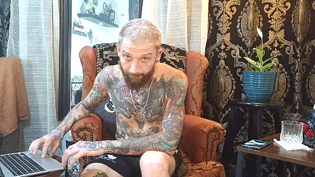 Snapshot of F_D_R_ chatting on 04/11/26, 09:35 F D R online show from 04/11/26, 09:35