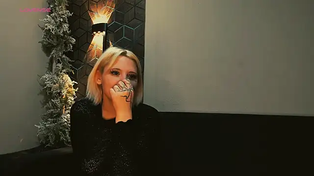 Snapshot of ImNysha chatting on 04/18/26, 10:52 ImNysha online show from 04/18/26, 10:52