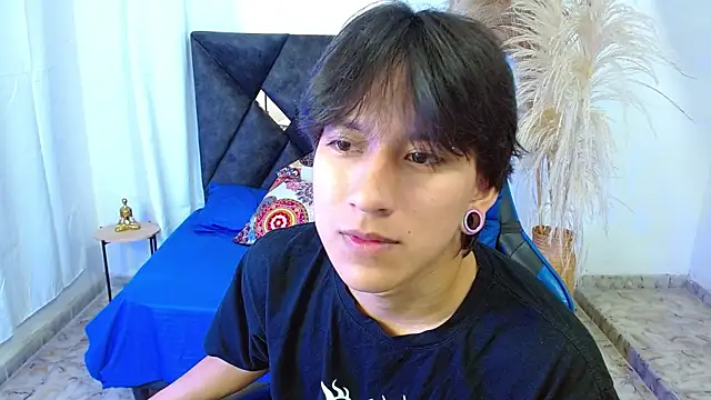 Snapshot of nikoo_18 chatting on 03/03/26, 02:12 nikoo 18 online show from 03/03/26, 02:12