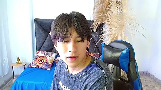 Snapshot of nikoo_18 chatting on 03/09/26, 01:26 nikoo 18 online show from 03/09/26, 01:26