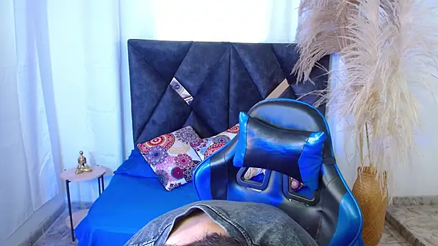 Snapshot of nikoo_18 chatting on 03/16/26, 01:26 nikoo 18 online show from 03/16/26, 01:26