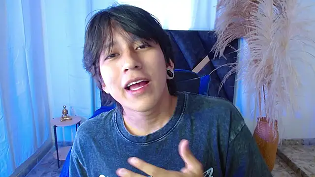 Snapshot of nikoo_18 chatting on 03/20/26, 03:06 nikoo 18 online show from 03/20/26, 03:06