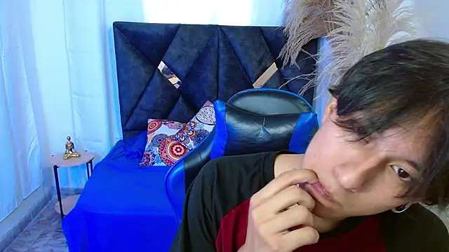 Snapshot of nikoo_18 chatting on 04/06/26, 02:40 nikoo 18 online show from 04/06/26, 02:40