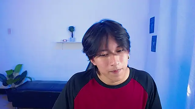 Snapshot of nikoo_18 chatting on 04/21/26, 02:23 nikoo 18 online show from 04/21/26, 02:23