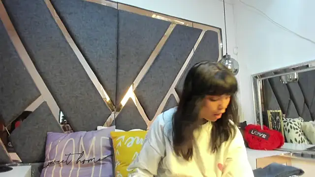 Snapshot of Maggyx chatting on 03/15/26, 02:56 Maggyx online show from 03/15/26, 02:56