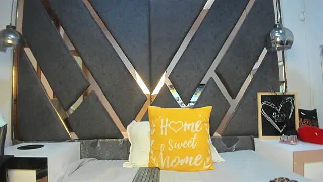 Snapshot of Maggyx chatting on 03/23/26, 02:10 Maggyx online show from 03/23/26, 02:10