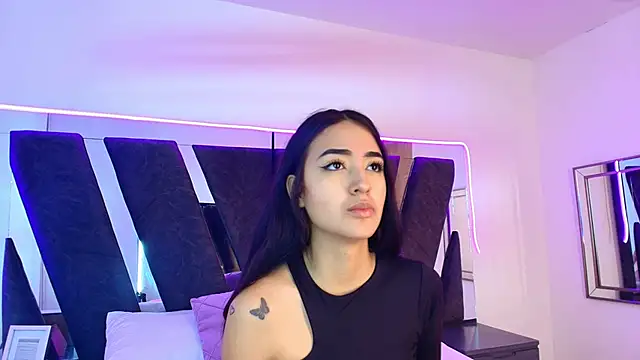 sophia love   online show from 02/16/26, 02:02