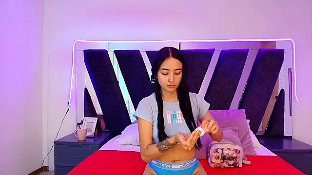 sophia love   online show from 02/26/26, 02:05