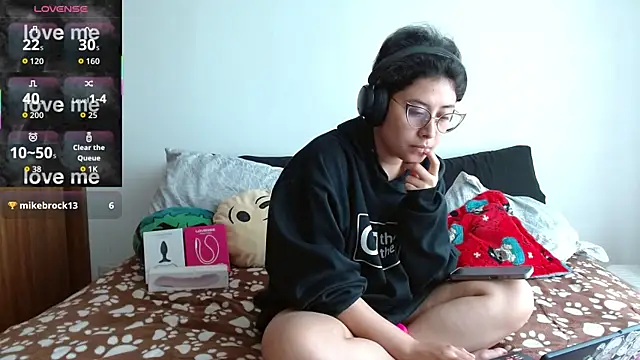 Juliexxxxtasy online show from 02/17/26, 02:02