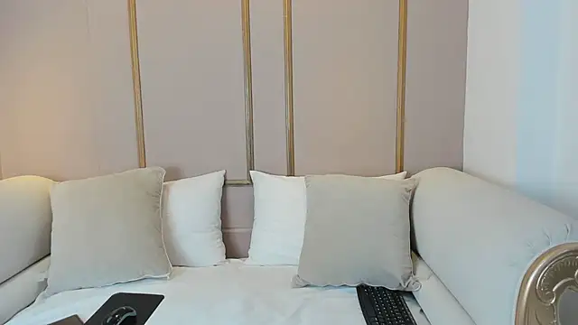 Snapshot of LisaLain chatting on 02/28/26, 12:17 LisaLain online show from 02/28/26, 12:17