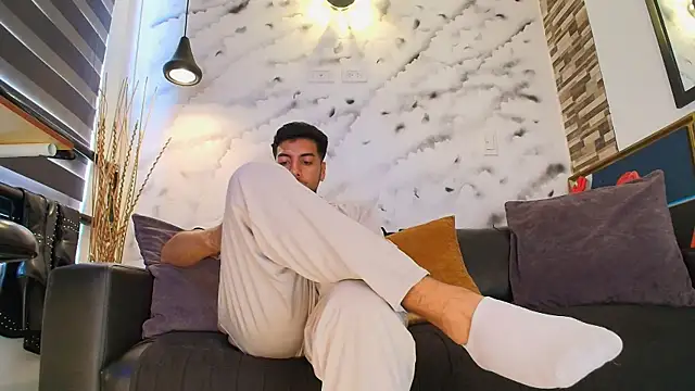 Snapshot of Max_Hornye chatting on 02/16/26, 06:59 Max Hornye online show from 02/16/26, 06:59