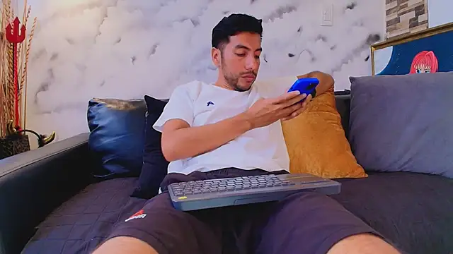 Max Hornye online show from 03/17/26, 06:44