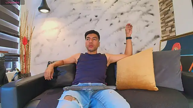 Max Hornye online show from 04/13/26, 07:19