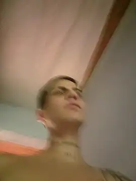 Snapshot of paul-mendezx chatting on 04/15/26, 04:14 paul-mendezx online show from 04/15/26, 04:14