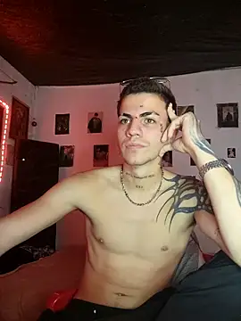 Snapshot of paul-mendezx chatting on 04/21/26, 01:28 paul-mendezx online show from 04/21/26, 01:28