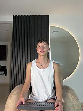 ARON LUXX online show from 02/18/26, 03:02