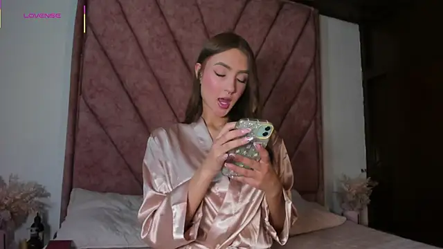 Snapshot of Miss-Sunny chatting on 04/01/26, 10:07 Miss-Sunny online show from 04/01/26, 10:07