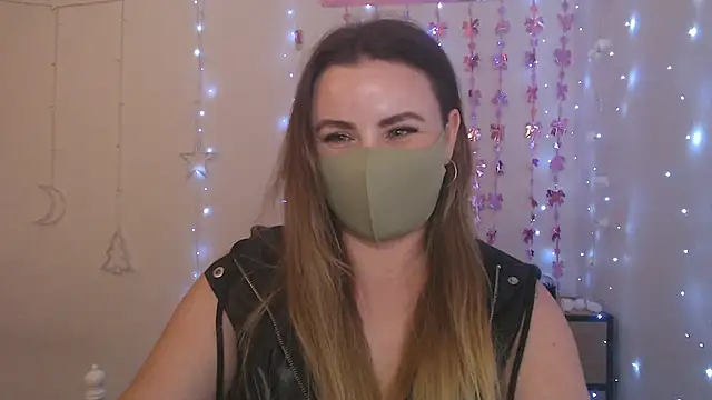 Snapshot of Avelina1 chatting on 03/27/26, 11:43 Avelina1 online show from 03/27/26, 11:43