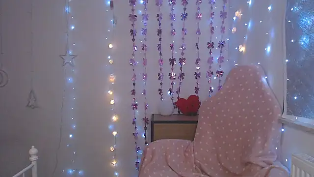 Snapshot of Avelina1 chatting on 04/21/26, 07:58 Avelina1 online show from 04/21/26, 07:58