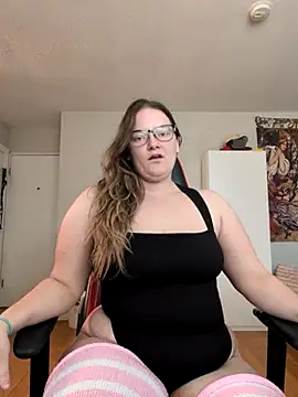 Snapshot of lillythotz chatting on 04/01/26, 07:00 lillythotz online show from 04/01/26, 07:00