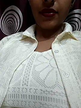 Snapshot of komalsharma99 chatting on 04/26/26, 01:09 komalsharma99 online show from 04/26/26, 01:09