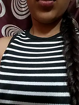 Snapshot of komalsharma99 chatting on 04/28/26, 06:46 komalsharma99 online show from 04/28/26, 06:46