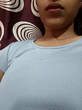Snapshot of komalsharma99 chatting on 05/07/26, 05:02 komalsharma99 online show from 05/07/26, 05:02