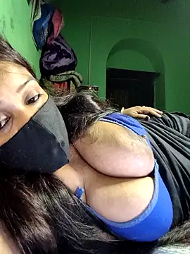 Snapshot of V-Hot-Suity chatting on 03/28/26, 11:48 V-Hot-Suity online show from 03/28/26, 11:48