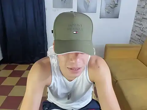 Snapshot of Andres_sant_ chatting on 02/23/26, 01:47 Andres sant online show from 02/23/26, 01:47