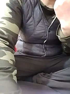 Snapshot of LiilyZi chatting on 03/10/26, 01:32 LiilyZi online show from 03/10/26, 01:32