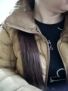 Snapshot of LiilyZi chatting on 03/19/26, 12:47 LiilyZi online show from 03/19/26, 12:47