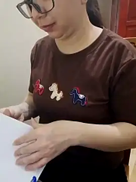 Snapshot of LiilyZi chatting on 03/27/26, 01:44 LiilyZi online show from 03/27/26, 01:44