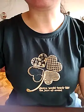 Snapshot of LiilyZi chatting on 04/06/26, 01:47 LiilyZi online show from 04/06/26, 01:47