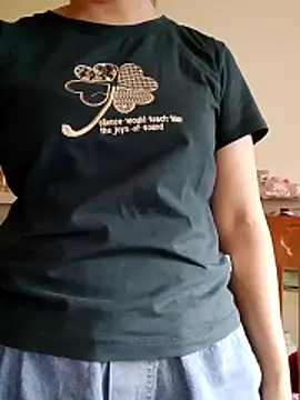 Snapshot of LiilyZi chatting on 04/06/26, 06:58 LiilyZi online show from 04/06/26, 06:58