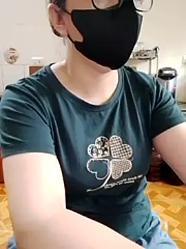 Snapshot of LiilyZi chatting on 04/08/26, 02:11 LiilyZi online show from 04/08/26, 02:11