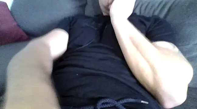 Snapshot of Tommyzzzzzz chatting on 12/28/24, 10:58 Tommyzzzzzz online show from 12/28/24, 10:58