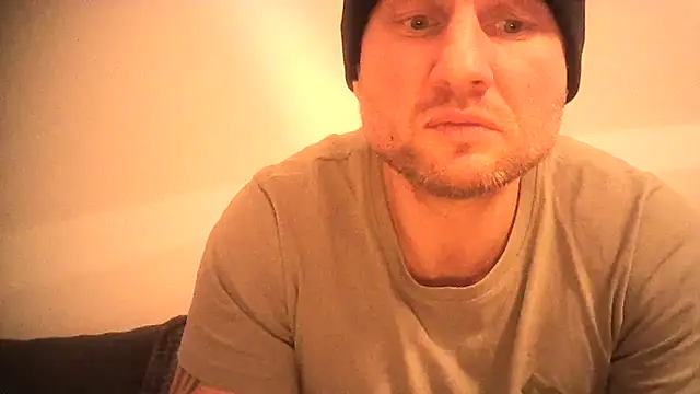 Snapshot of Tommyzzzzzz chatting on 12/30/24, 06:38 Tommyzzzzzz online show from 12/30/24, 06:38