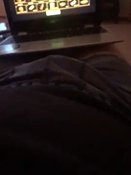 Snapshot of Tommyzzzzzz chatting on 09/15/25, 05:13 Tommyzzzzzz online show from 09/15/25, 05:13