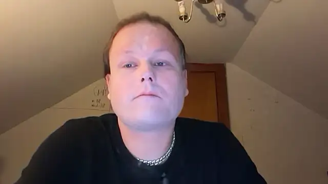 Snapshot of RaeganV chatting on 02/28/26, 09:10 RaeganV online show from 02/28/26, 09:10