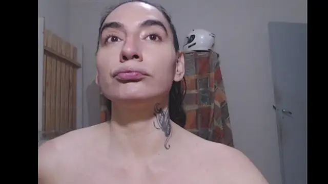 Snapshot of luli-indio chatting on 04/21/26, 02:37 luli-indio online show from 04/21/26, 02:37