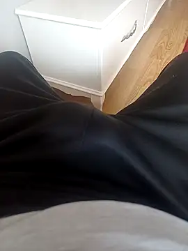 Snapshot of Serdar4535 chatting on 04/09/26, 07:36 Serdar4535 online show from 04/09/26, 07:36